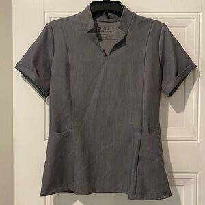 Figs Women’s Inala Graphite Small Scrub top